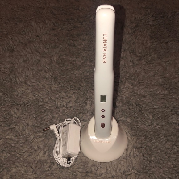lunata cordless hair straightener